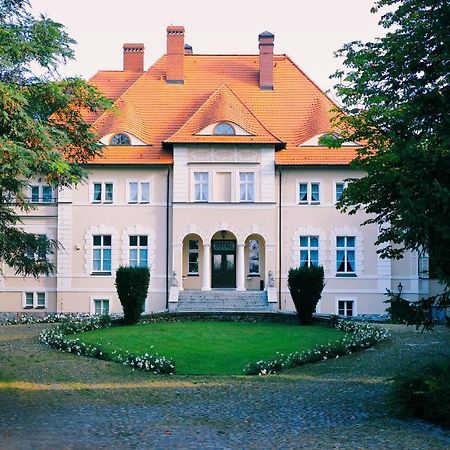 Palac W Debinie Krzeszkowice Εξωτερικό φωτογραφία